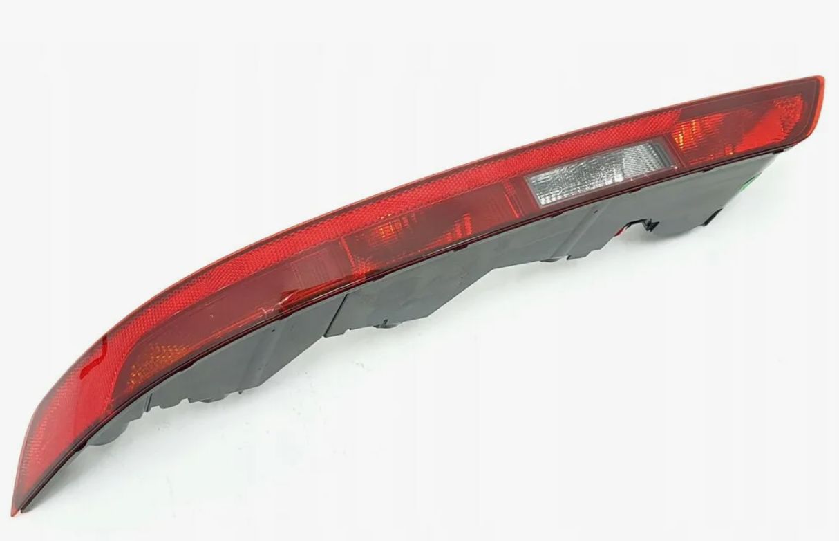 Отражатель левый заднего бампера (Q5 FY без цоколей) OEM OEM80A945069 аналог 80A945069  OEM80A945069